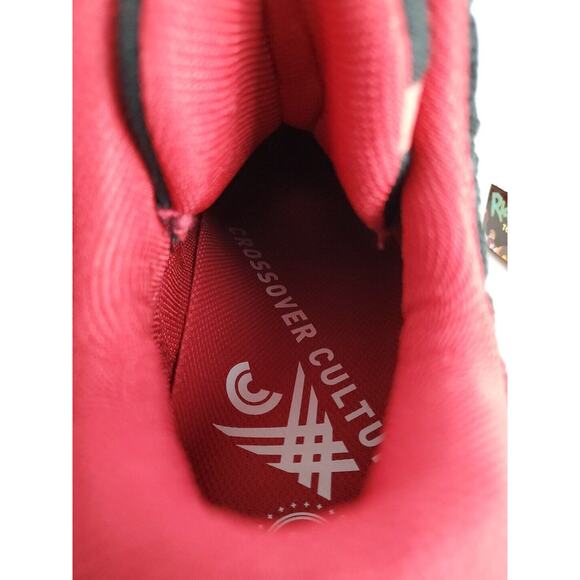 Athletic_Shoes